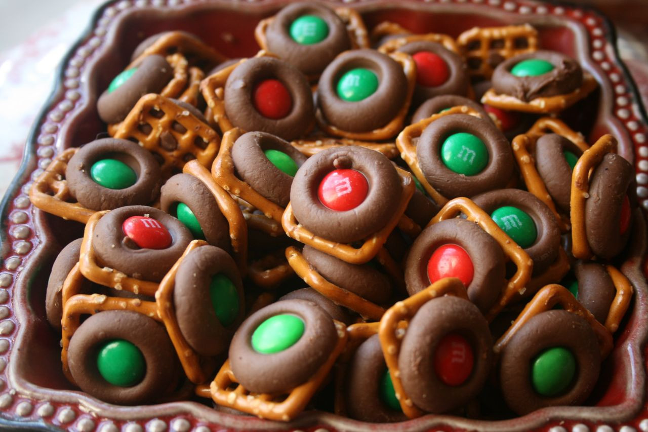 Christmas Pretzels Recipes
 Recipe Shoebox Holiday Baking 9 Easy Chocolate Pretzel