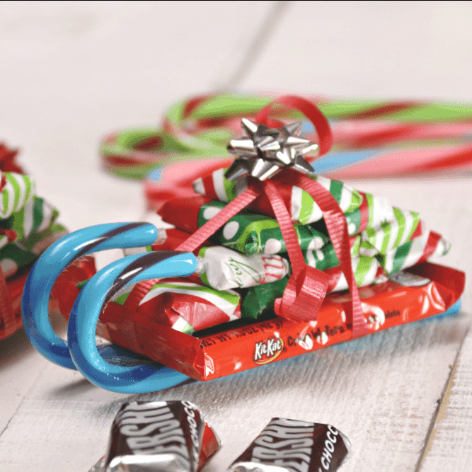 Christmas Sleigh Candy
 Easy Candy Cane Sleighs with Candy Bars Princess Pinky Girl