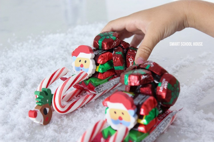 Christmas Sleigh Made Out Of Candy
 How to Make a Candy Sleigh Smart School House