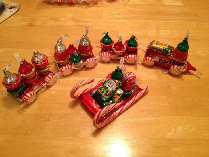 Christmas Sleigh Made Out Of Candy
 Christmas Train & Sleigh made out of candy treats