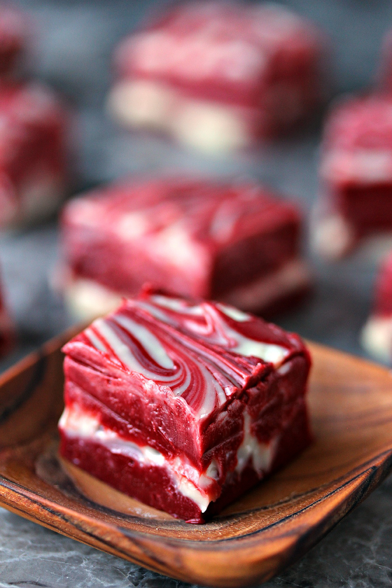 Christmas Swirl Fudge
 Red Velvet Swirl Fudge 4 Ingre nts