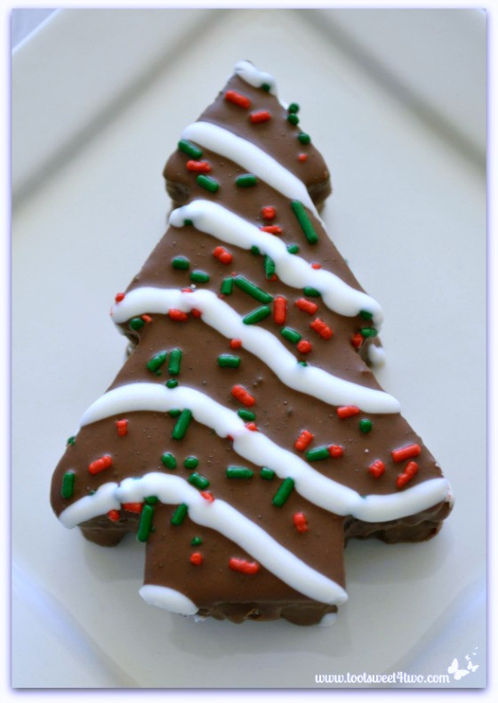 Christmas Tree Cakes Little Debbie
 Guess Who s ing to Our Christmas Dinner Toot Sweet 4 Two