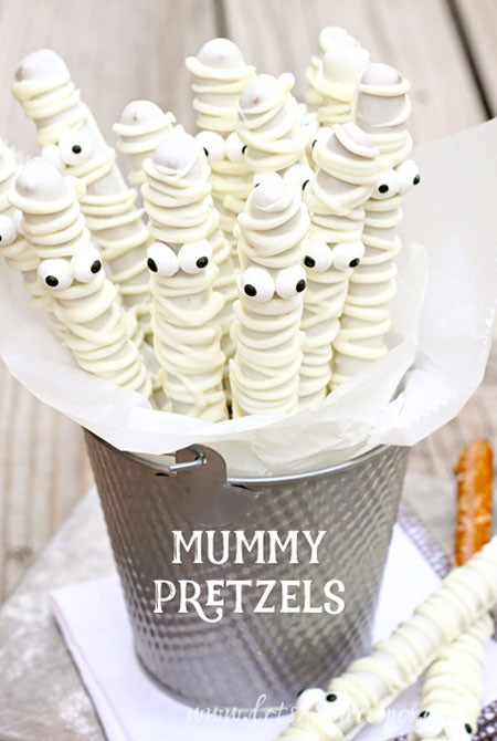 Cool Halloween Desserts
 28 Amazingly Cool Halloween Dessert Ideas 2016 Easyday