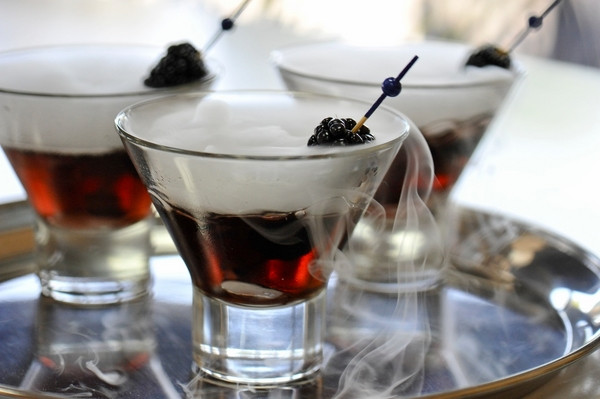 Cool Halloween Drinks
 Halloween cocktails surprise your guests with ominous drinks
