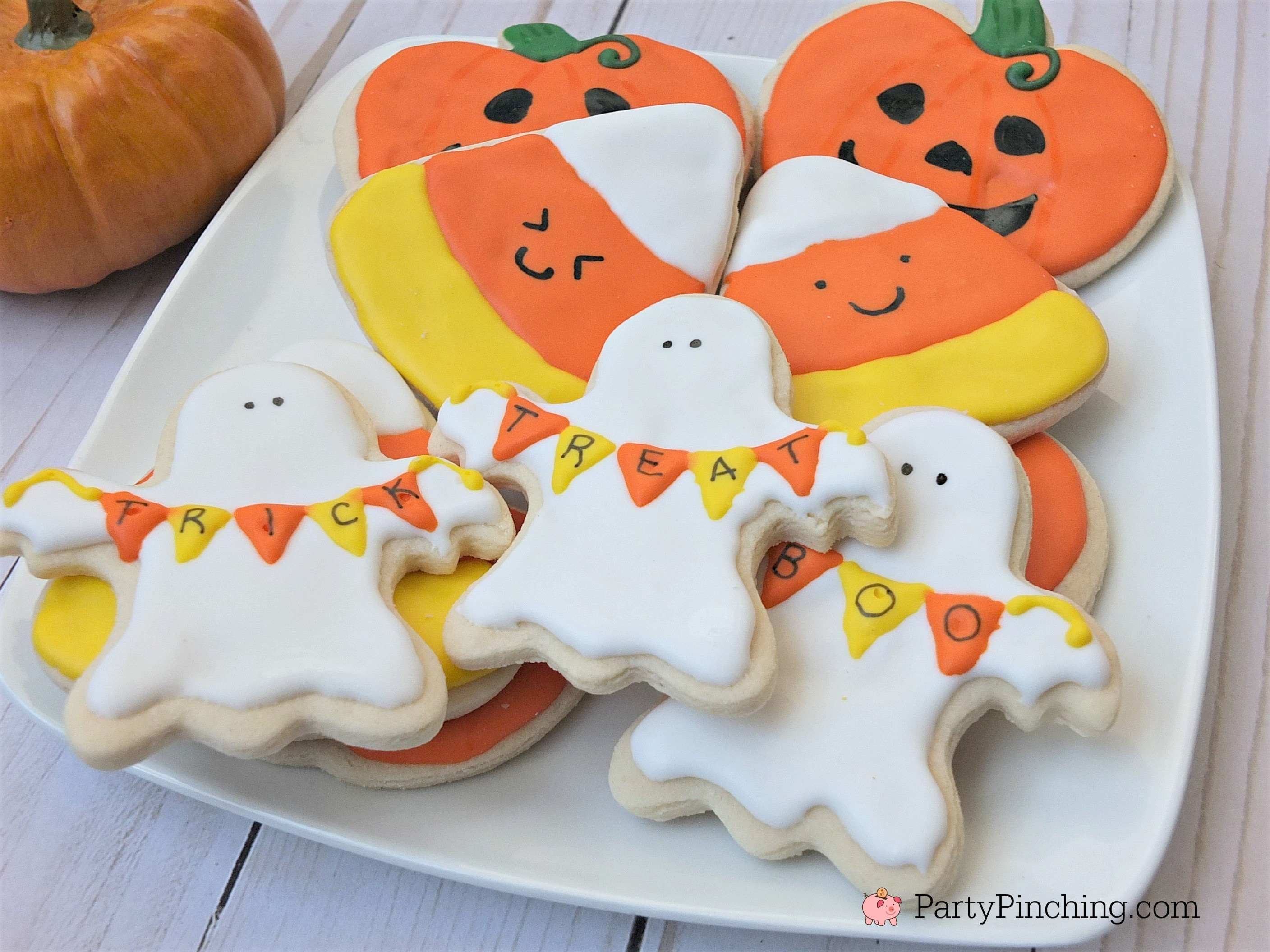 Cute Halloween Cookies
 Halloween sugar cookies decorated ghost banner cookies