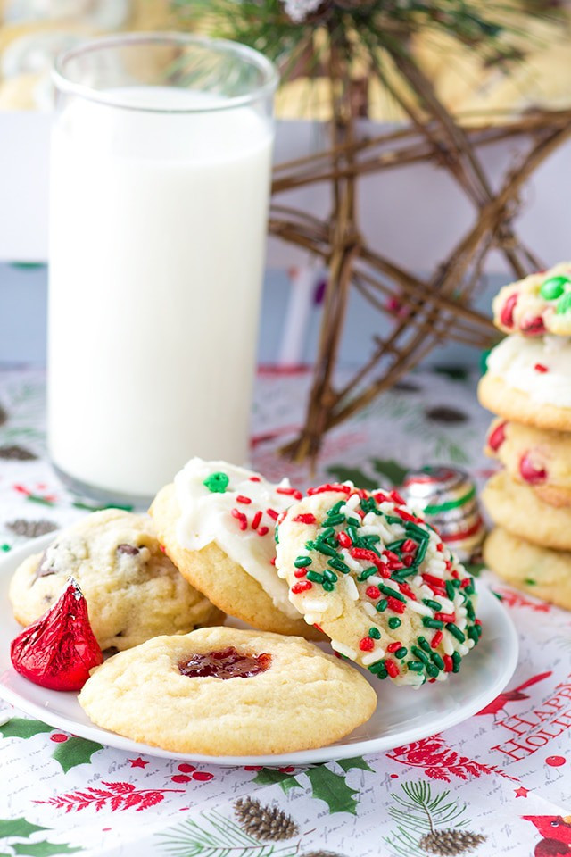 Different Christmas Cookies
 Five Christmas Cookies e Dough Cookie Dough and Oven Mitt