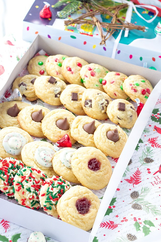 Different Christmas Cookies
 Five Christmas Cookies e Dough Cookie Dough and Oven Mitt
