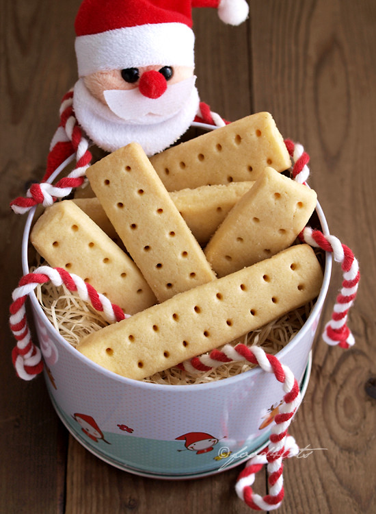 Easy Christmas Shortbread Cookies
 Food 4Tots