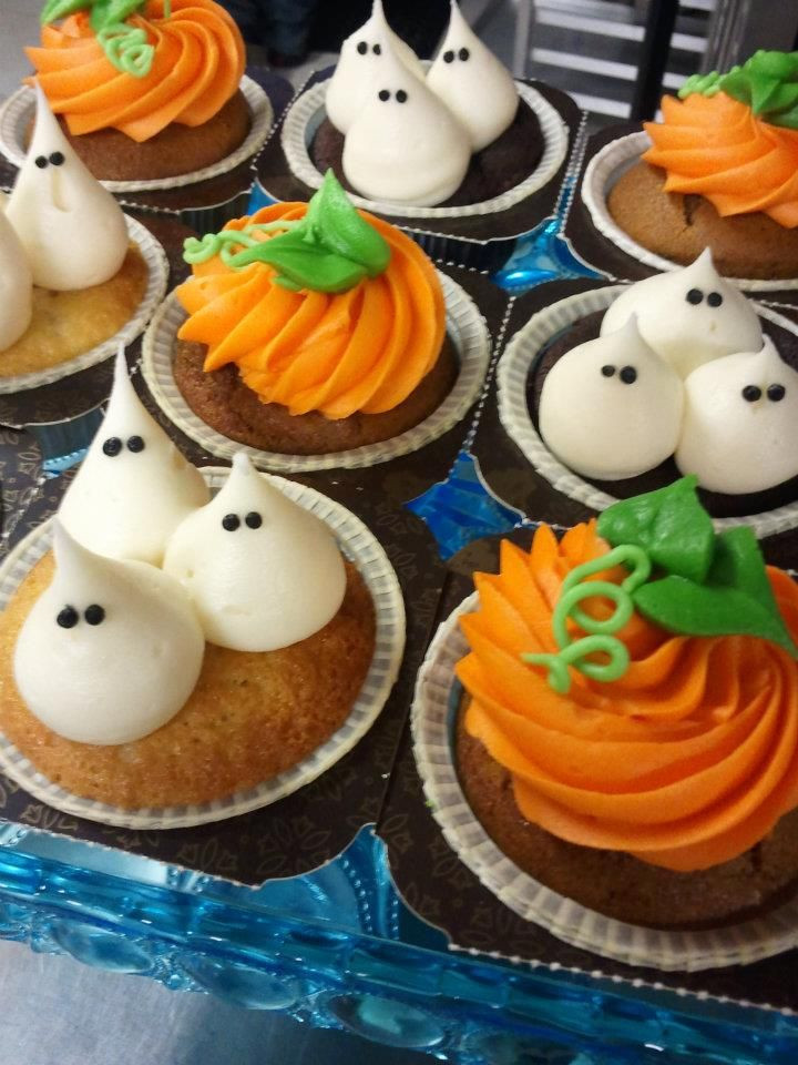 Easy Halloween Cupcakes Decorations
 Easy Halloween cupcake decoration ideas Cakes