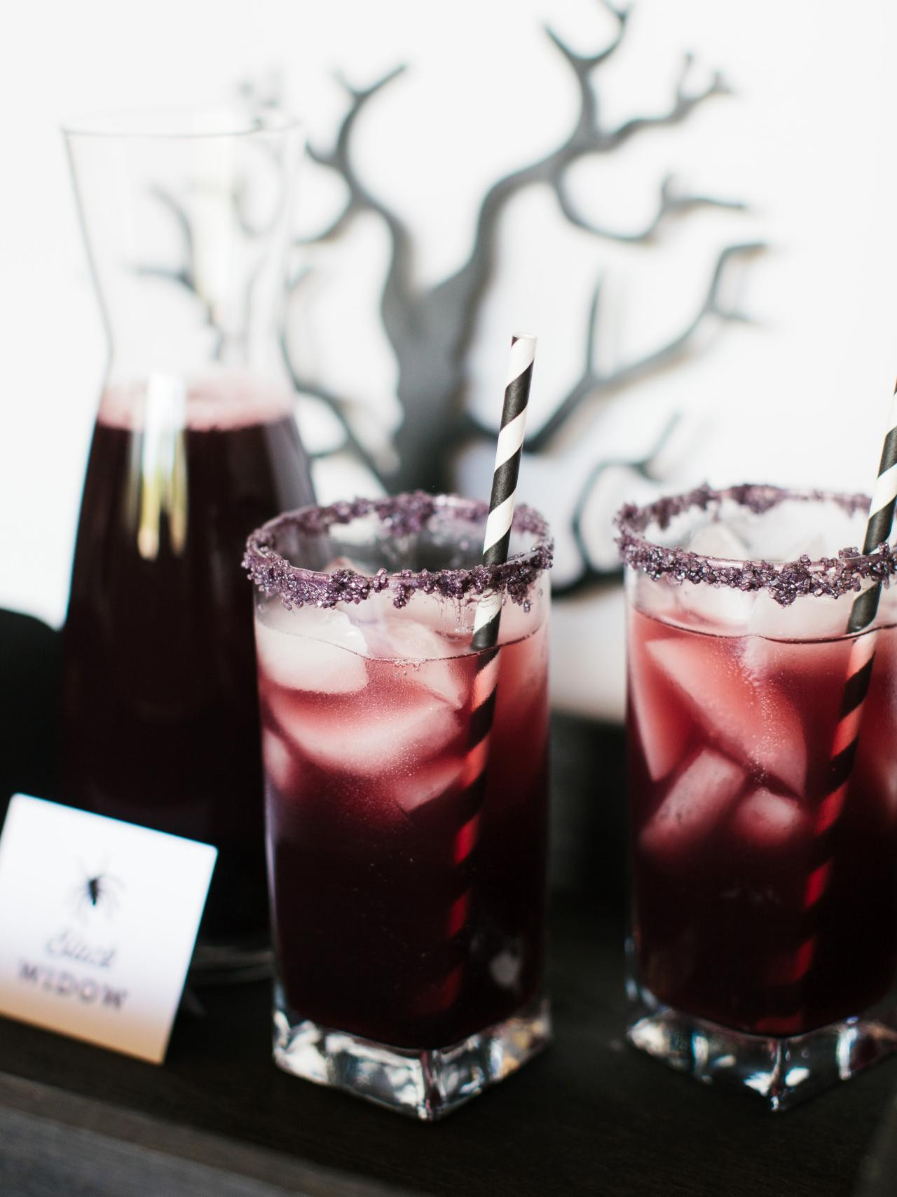 Easy Halloween Drinks Alcohol
 Pinterest Picks 8 Eerie Halloween Cocktails