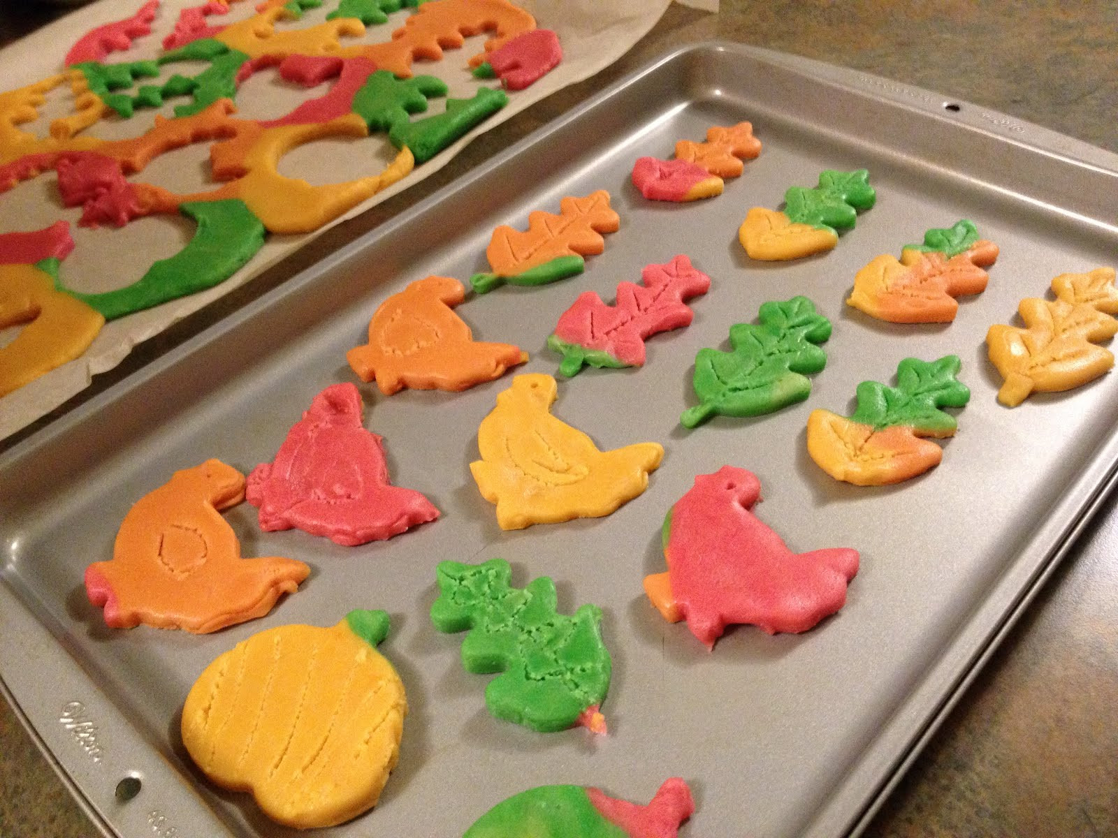 Fall Leaf Sugar Cookies
 The Hippie Housewife Fall Leaf Sugar Cookies