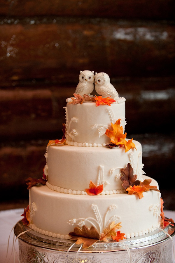 Fall Wedding Cakes With Leaves
 32 Amazing Wedding Cakes Perfect For Fall