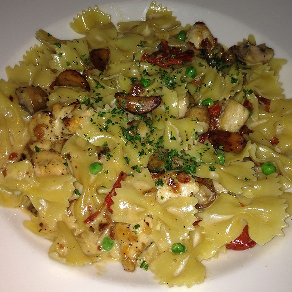 Farfalle With Chicken And Roasted Garlic
 Cheesecake Factory Serves Up the Unhealthiest Meals in