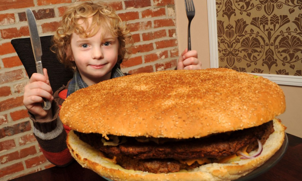 Giant Thanksgiving Dinner 2019
 Is this Britain s biggest burger 13 000 calorie giant is