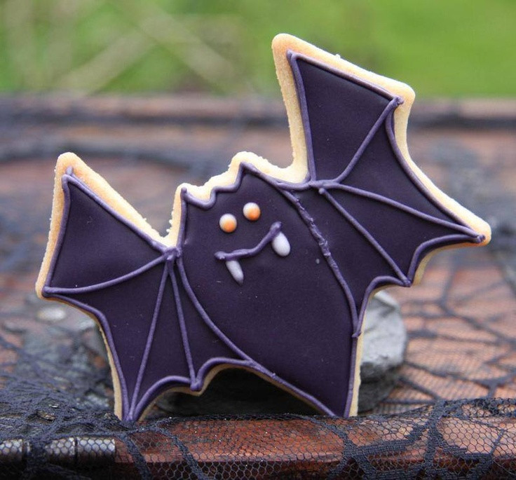 Halloween Bat Cookies
 1000 images about ANIMAL Bat Cookies on Pinterest