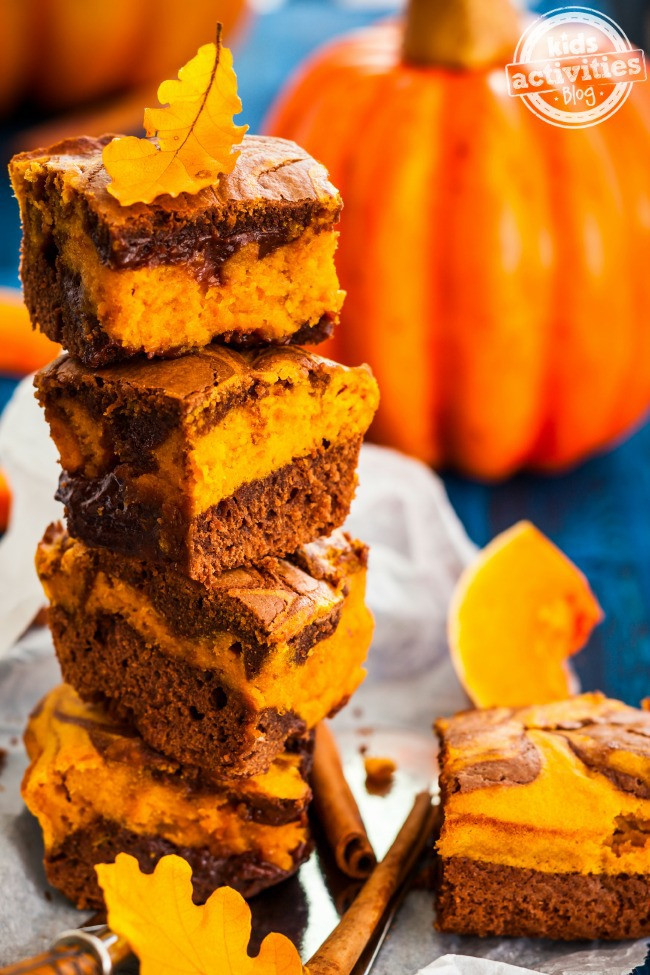 Halloween Brownies Recipes
 Halloween Recipes Scream Cheese Brownies and Oreo Cookie Pops