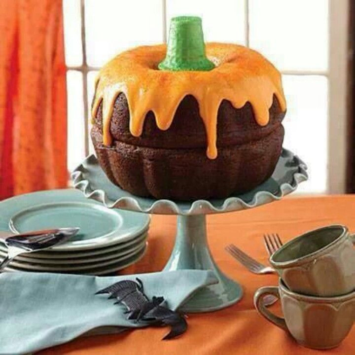 Halloween Bundt Cake
 Mini Bundt Cake Pumpkins