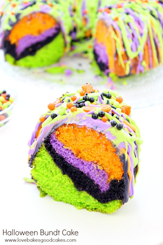 Halloween Bundt Cake
 Halloween Bundt Cake