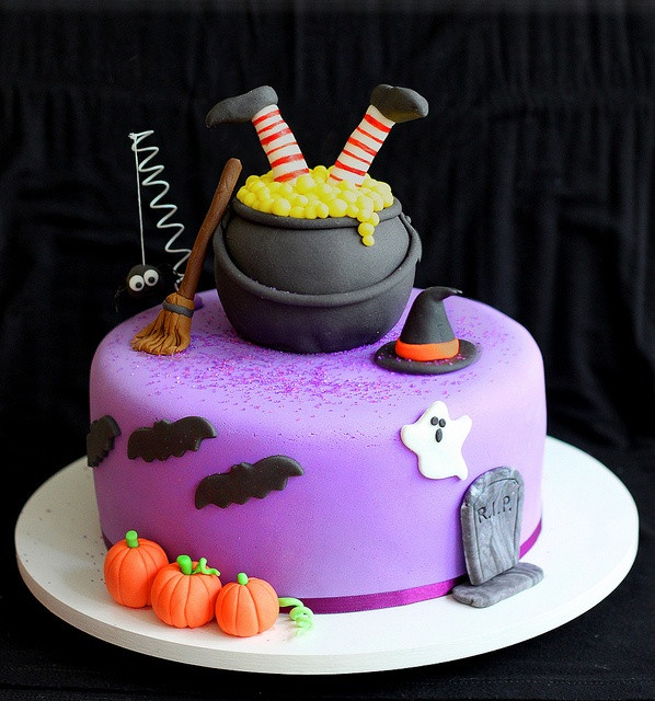 Halloween Cakes Pictures
 How to make Halloween pumpkin cake