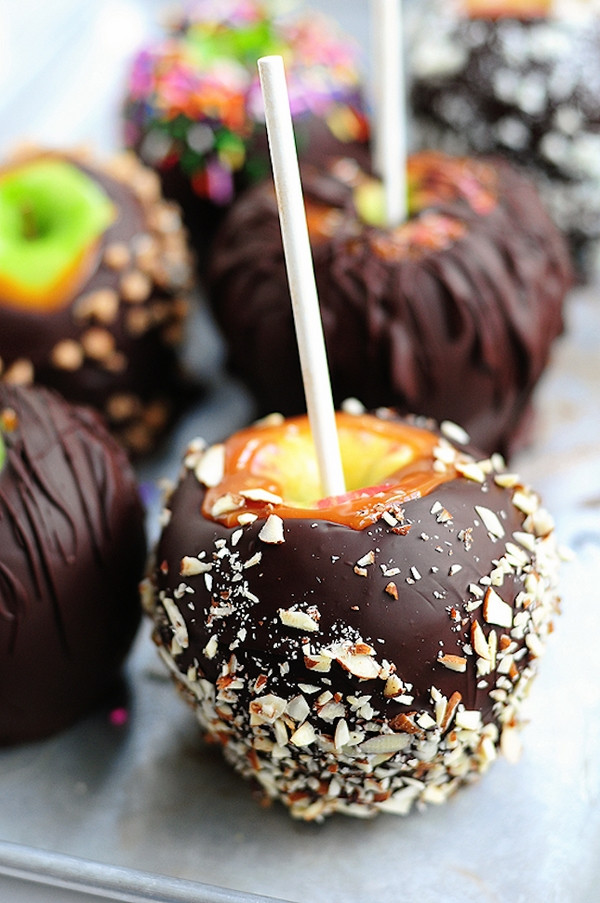 Halloween Caramel Apples Ideas
 Vegan Halloween candy ideas and recipes for healthy treats