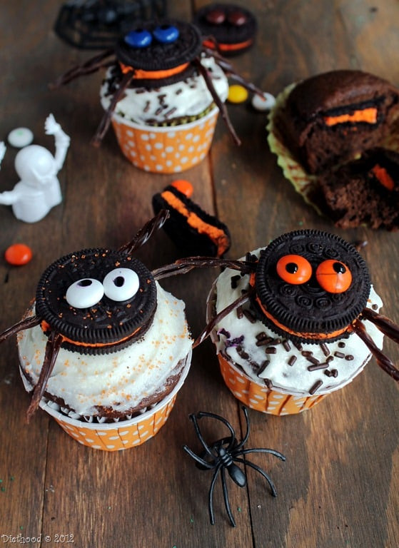 Halloween Cookies And Cupcakes
 Spider Oreo Cupcakes