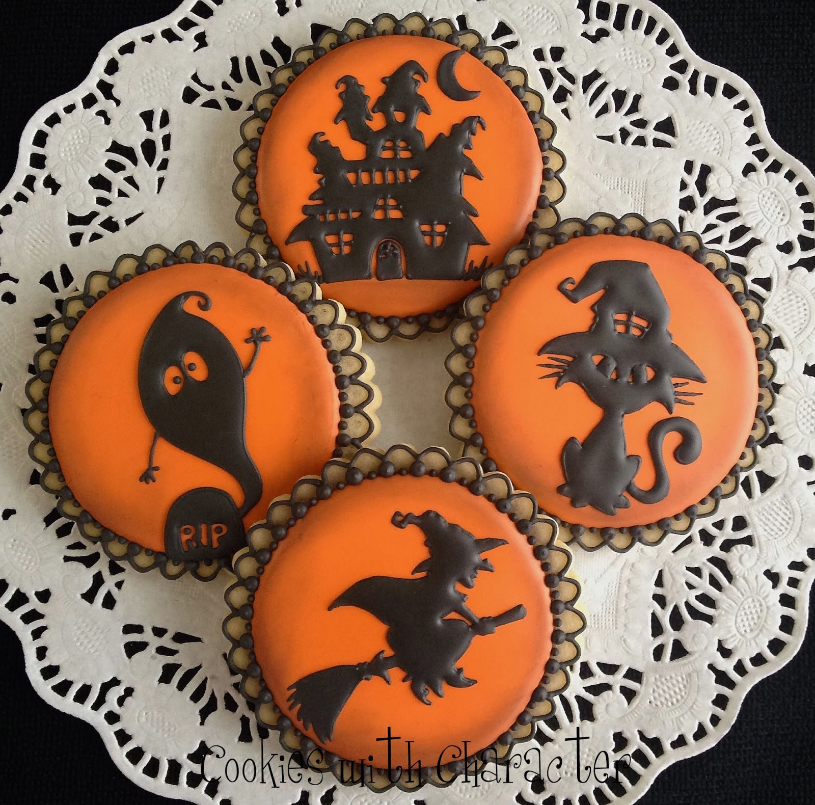 Halloween Cookies Pictures
 Cookies with Character How did I here oh and a