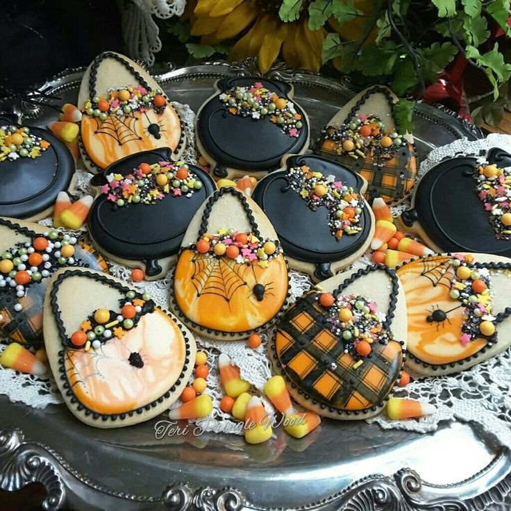 Halloween Cookies Pinterest
 275 best images about Halloween Decorated Cookies And cake
