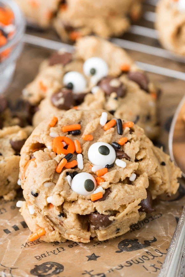 Halloween Cookies Recipes Easy
 the Mega List of Easy Halloween Cookies It s Always Autumn