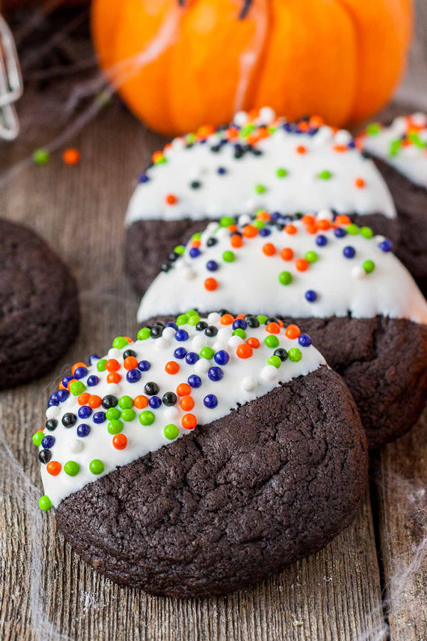 Halloween Cookies Recipes Easy
 the Mega List of Easy Halloween Cookies It s Always Autumn