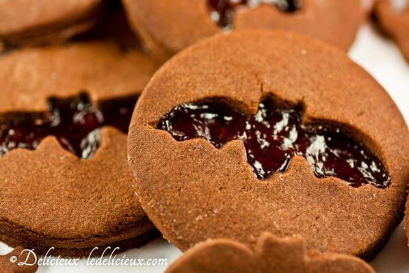 Halloween Cookies Recipes
 Chocolate Halloween cookies with jam cut out