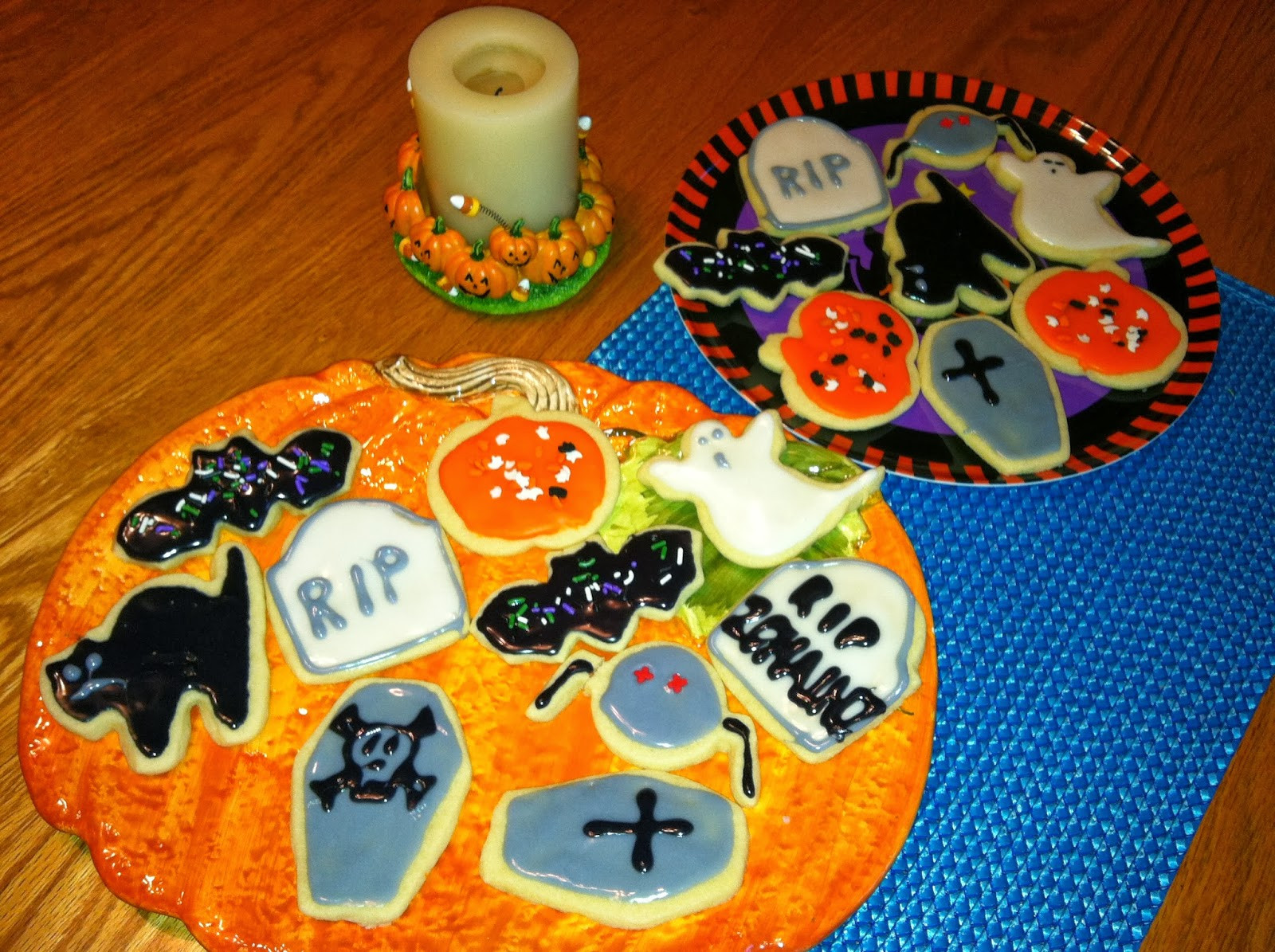 Halloween Cookies Royal Icing
 Melanie s Minnesota Morsels Halloween Cookies with Royal