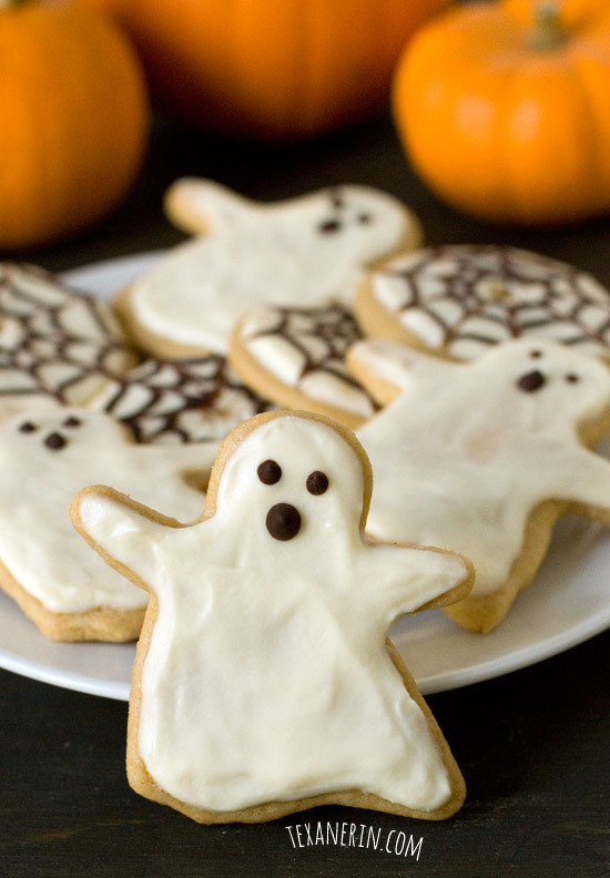 Halloween Cutout Cookies
 Witch Finger Cookies without food coloring Texanerin