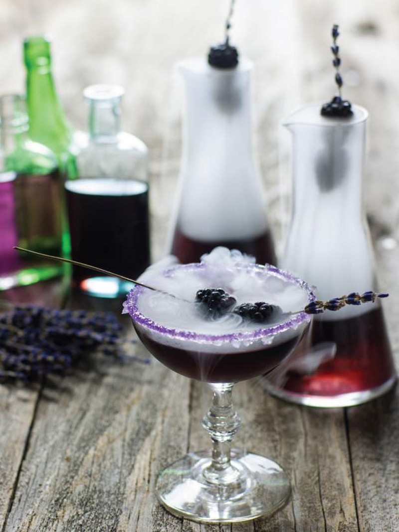 Halloween Drinks Alcohol
 22 HALLOWEEN COCKTAIL RECIPES