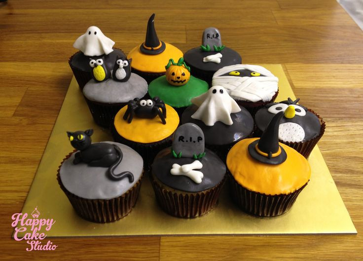 Halloween Fondant Cakes
 Best 25 Halloween fondant cake ideas on Pinterest