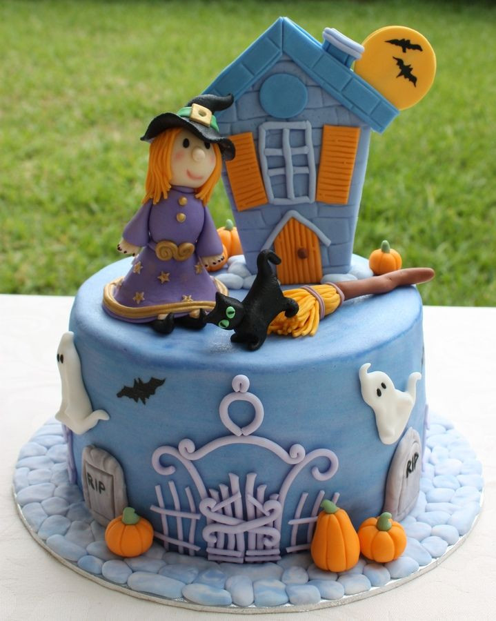 Halloween Fondant Cakes
 1000 ideas about Halloween Fondant Cake on Pinterest