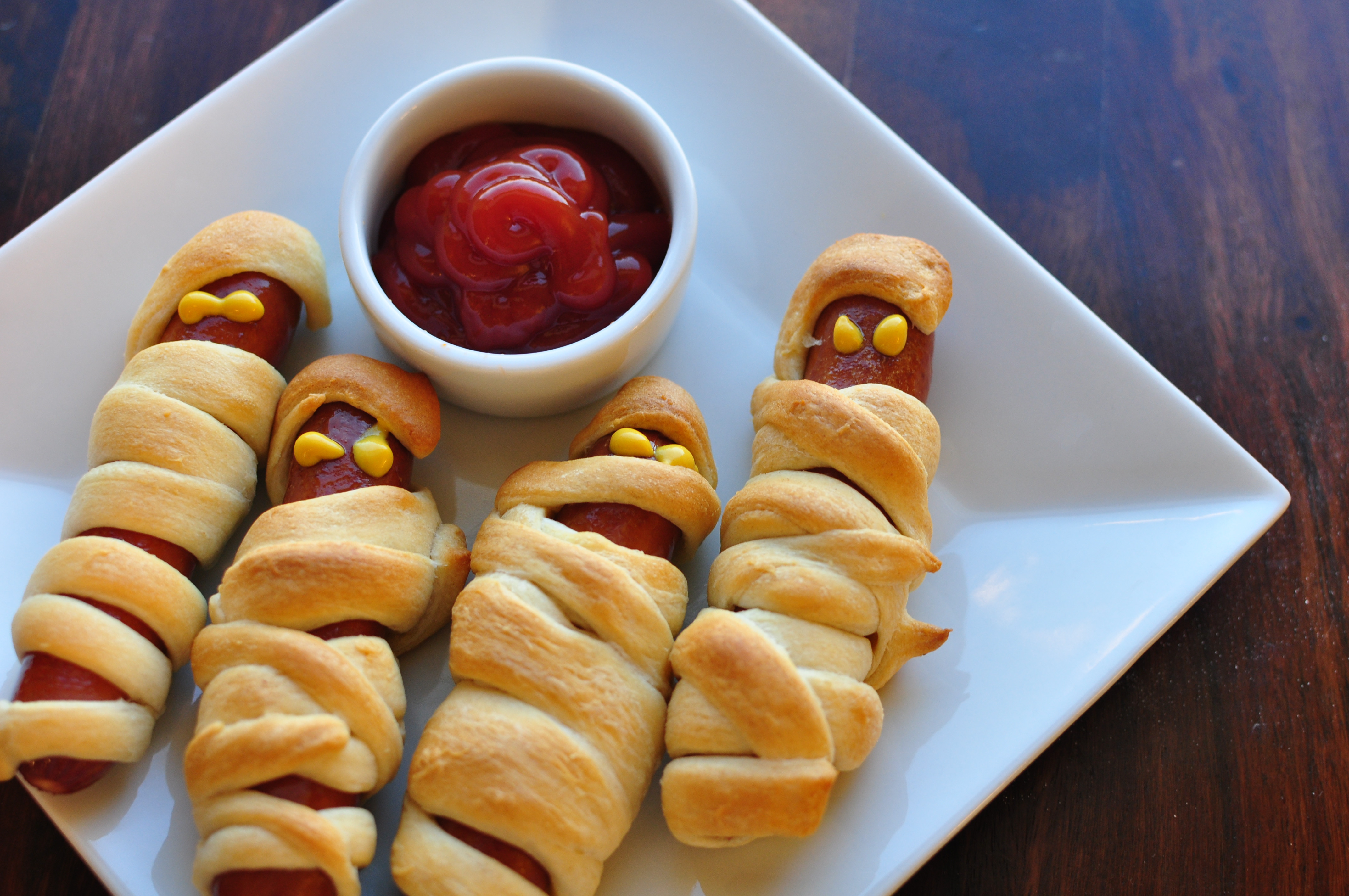 Halloween Mummy Hot Dogs
 Halloweenies Crescent Mummy Dogs Meg s Everyday Indulgence