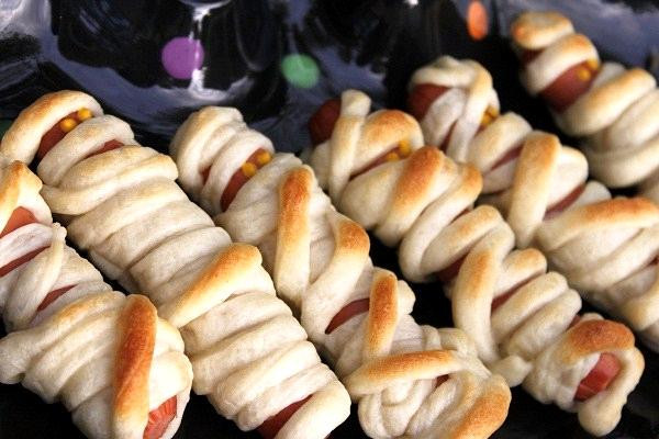 Halloween Mummy Hot Dogs
 Mummified Halloween Mummy Ideas B Lovely Events