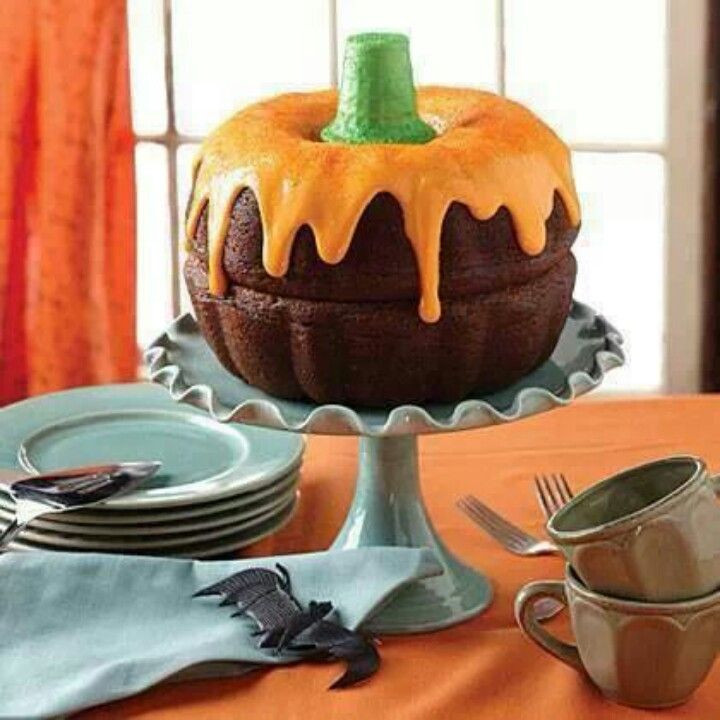 Halloween Pumkin Cakes
 Mini Bundt Cake Pumpkins