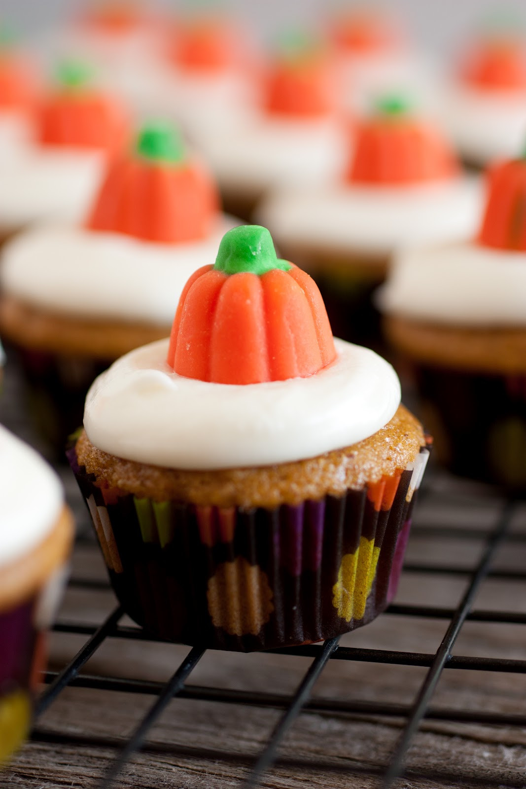 Halloween Pumpkin Cupcakes
 Mini Pumpkin Cupcakes with Cream Cheese Frosting Cooking