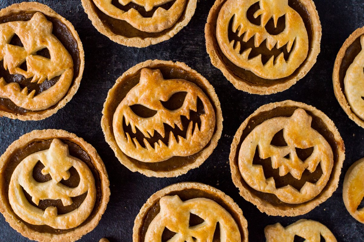 Halloween Pumpkin Pie
 Halloween Jack O Lantern Pumpkin Pies Domestic Gothess