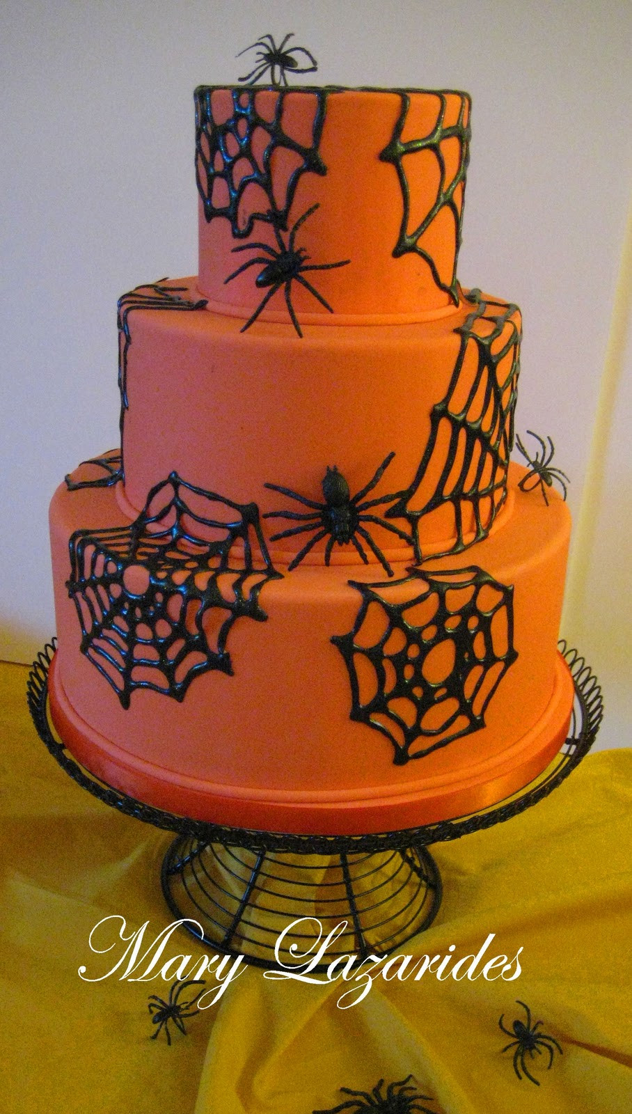 Halloween Spider Cakes
 Pink Little Cake Halloween Series Day 25 SugarVeil