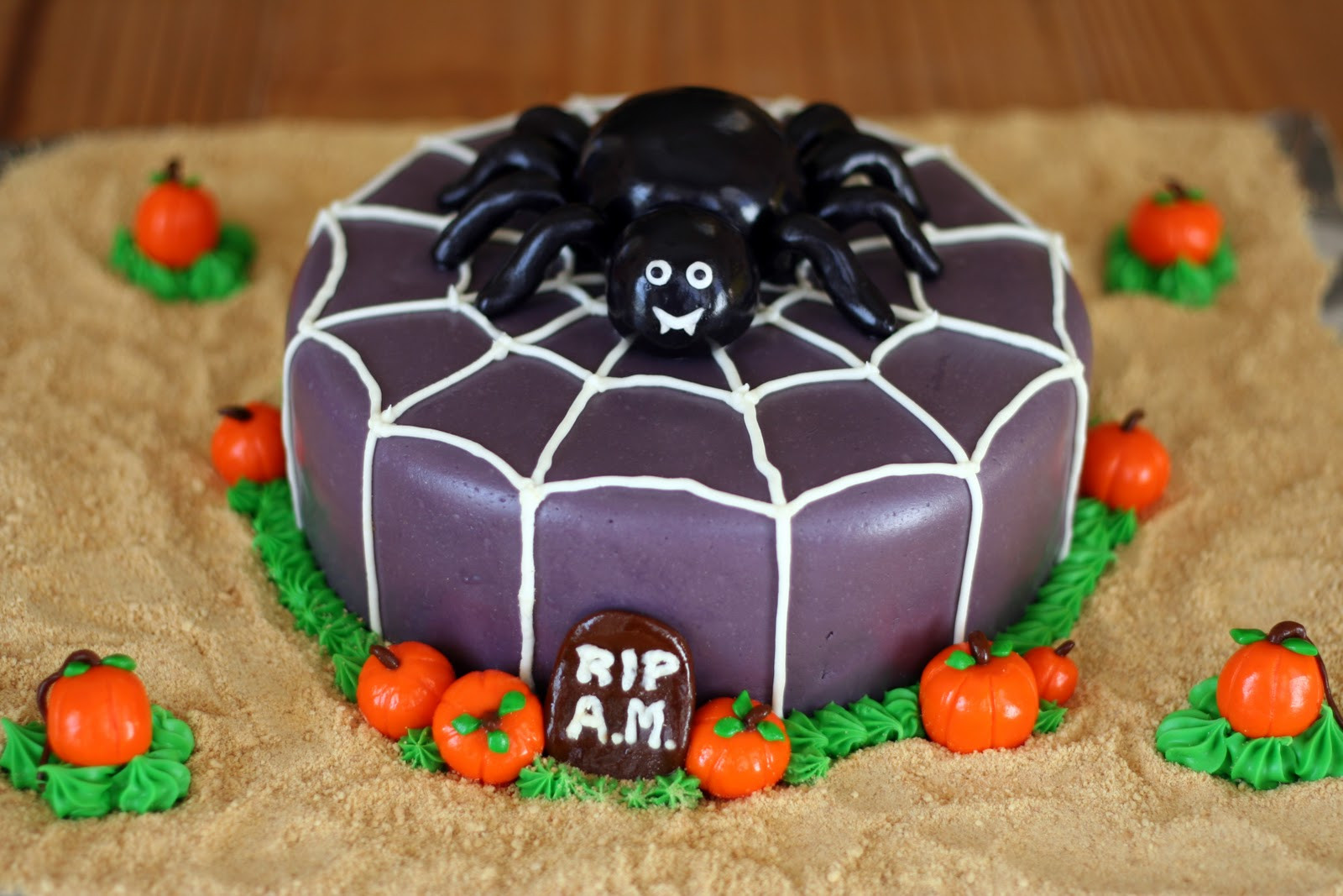 Halloween Spider Cakes
 Cakes by Nicola Halloween Spider Cake