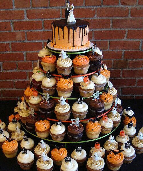Halloween Themed Cakes
 Halloween themed weddings