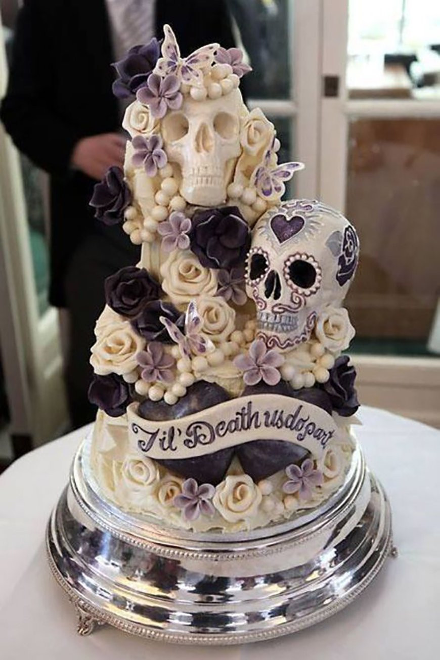 Halloween Wedding Cakes Ideas
 23 Halloween Wedding Cakes