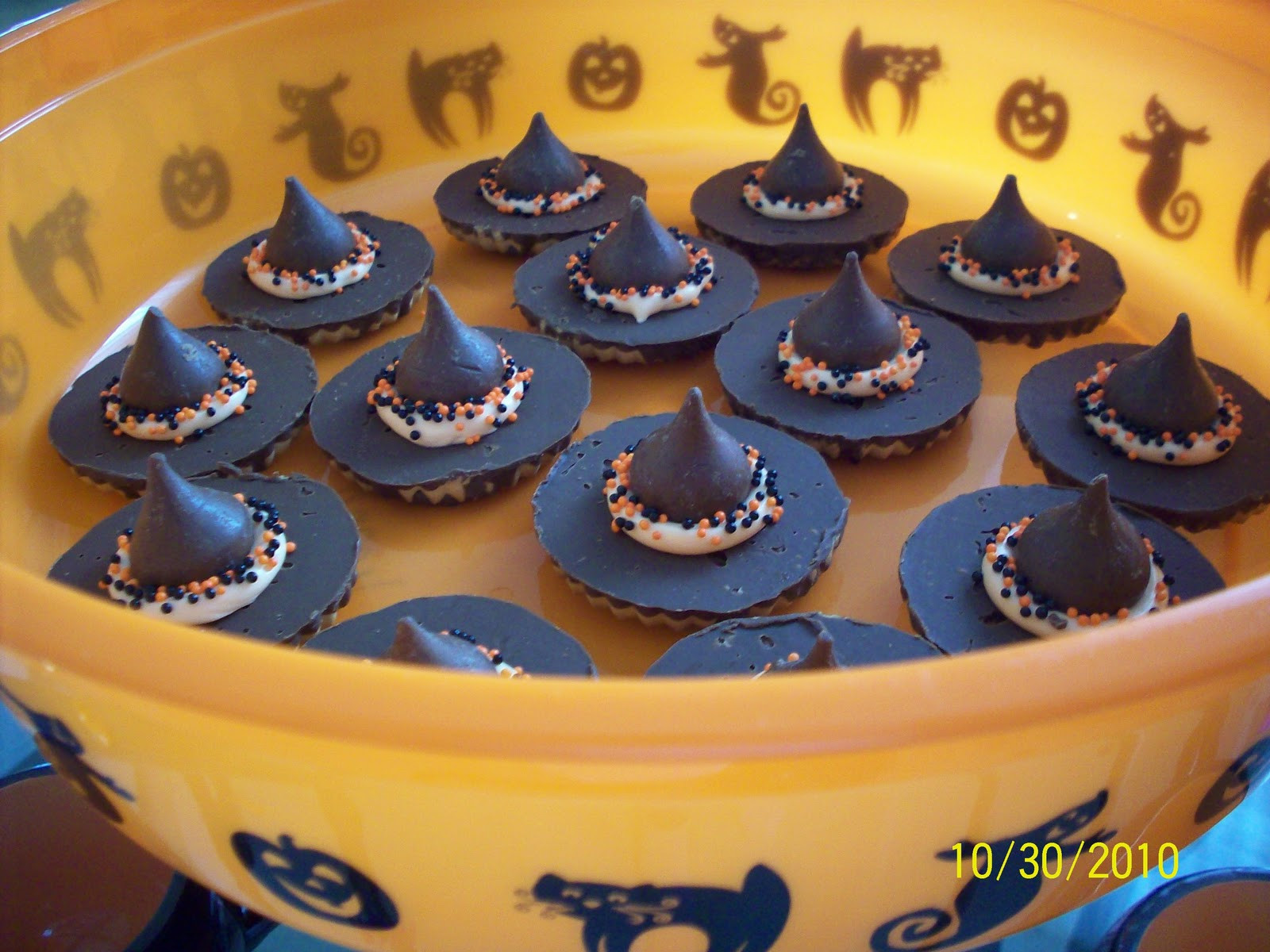 Halloween Witches Hats Cookies
 Cheryl s Crafty Jewelry Witch Hat Cookies