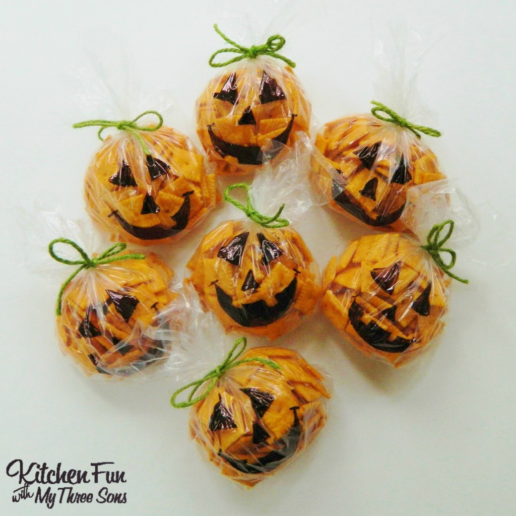 Healthy Halloween Snacks For School
 Easy Halloween Pumpkin Snack Bags Kitchen Fun With My 3 Sons