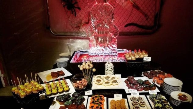 Lebron Halloween Cookies
 LeBron James also trolled Warriors at Halloween party with