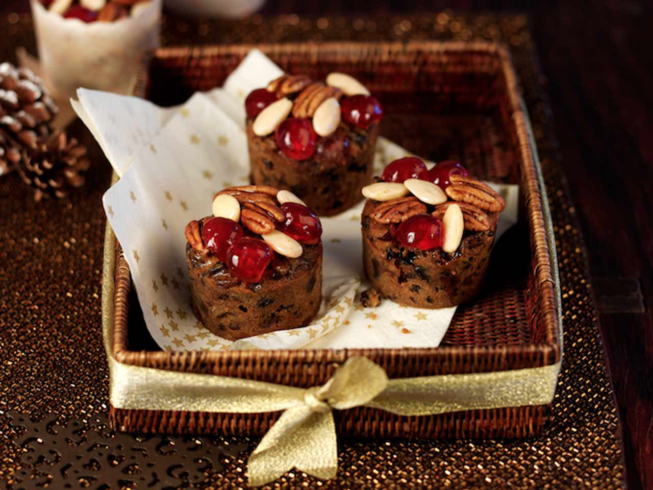 Mini Christmas Cakes
 Mini Christmas cake muffins with rum Saga
