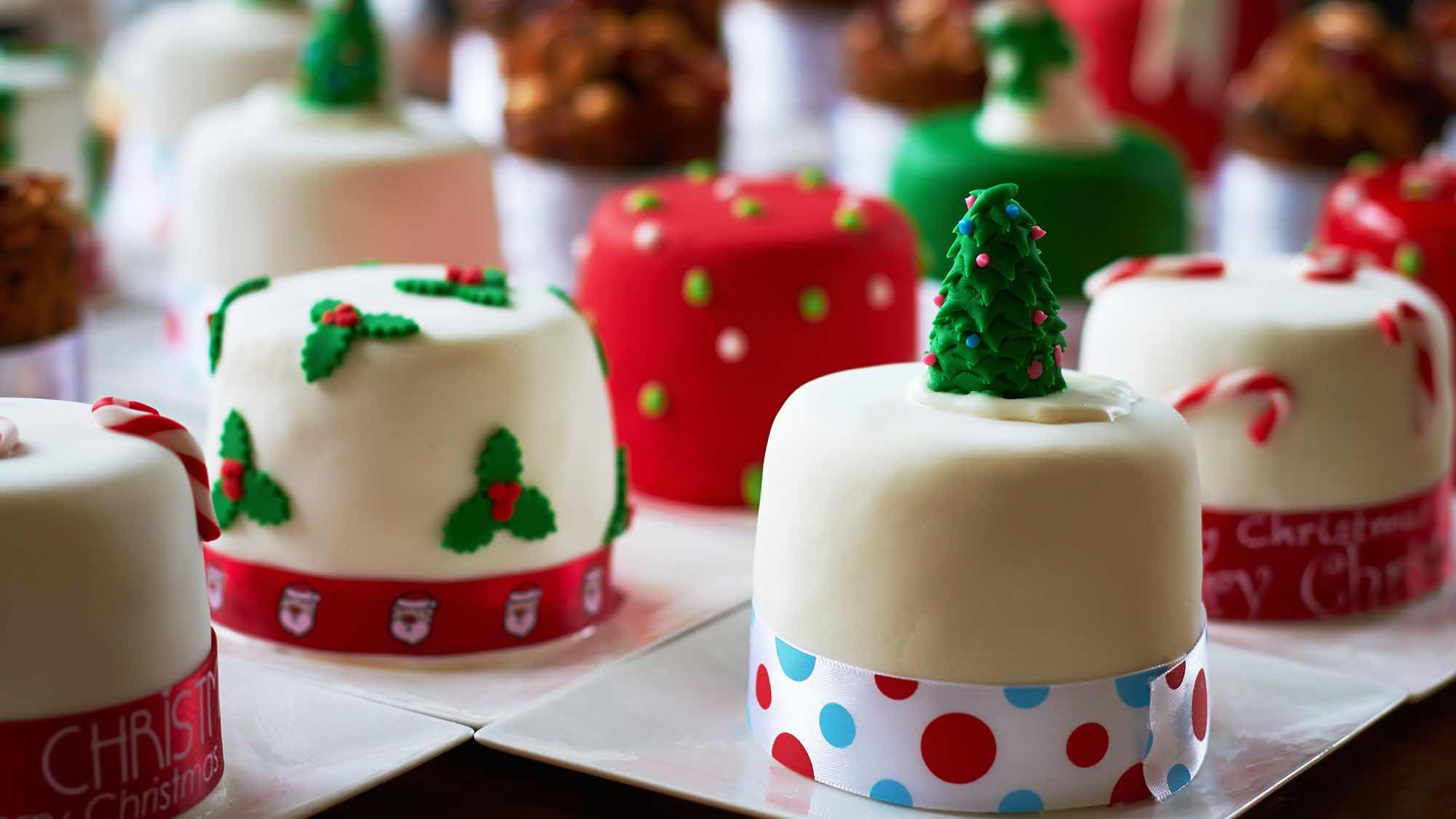 Mini Christmas Cakes
 Mini Christmas Cakes 2 Christmas Desserts