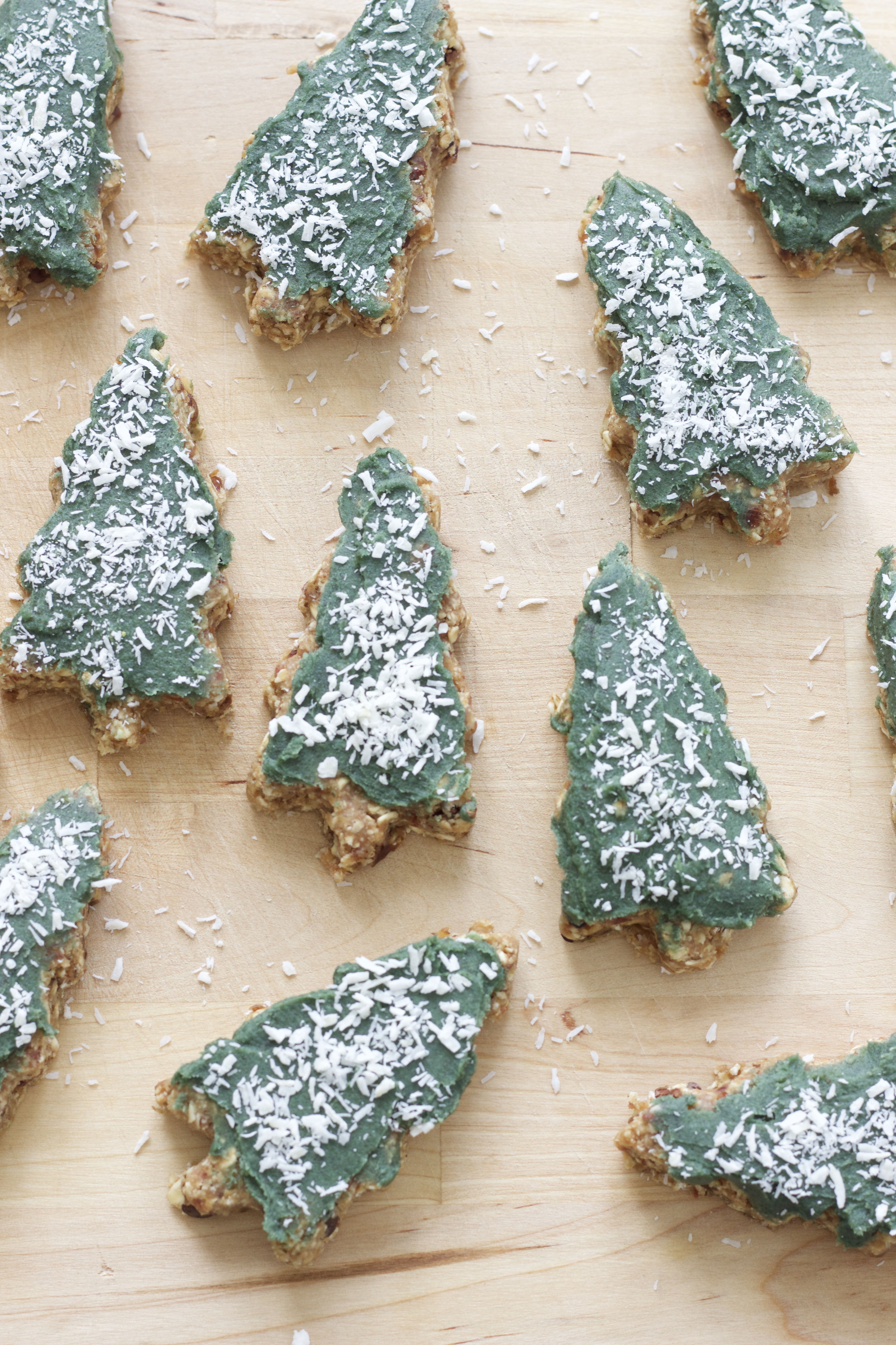 No Bake Christmas Tree Cookies
 No Bake Christmas Tree Cookies with Spirulina Frosting